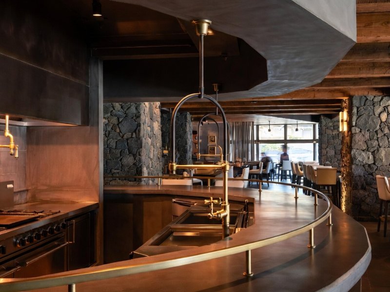 Aparan Tavern